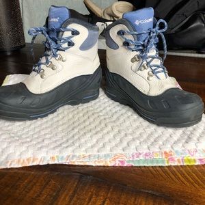 Columbia youth winter boots